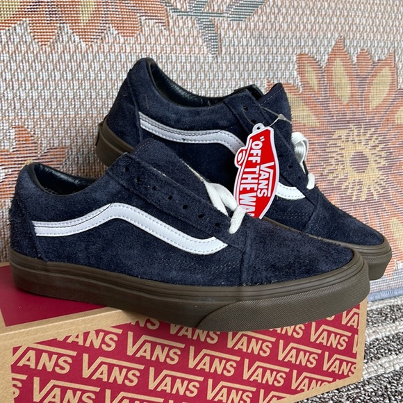 Vans Men’s Old Skool
Hairy Suede Dark Navy
VN0005UADNV
Sneakers - Picture 7 of 16